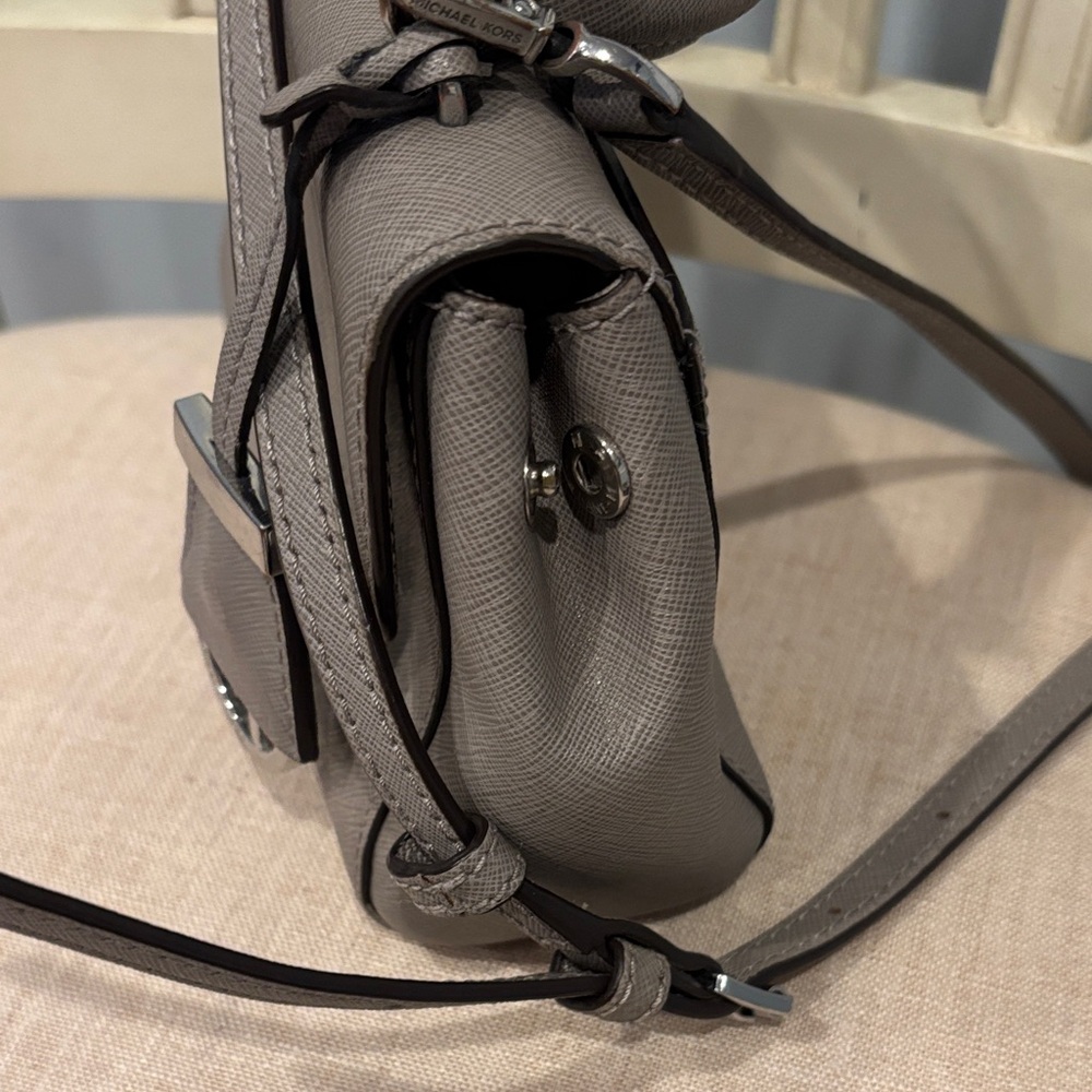Michael Kors Ava Extra-small Grey Saffiano Leather crossbody Satchel - Picture 6 of 7